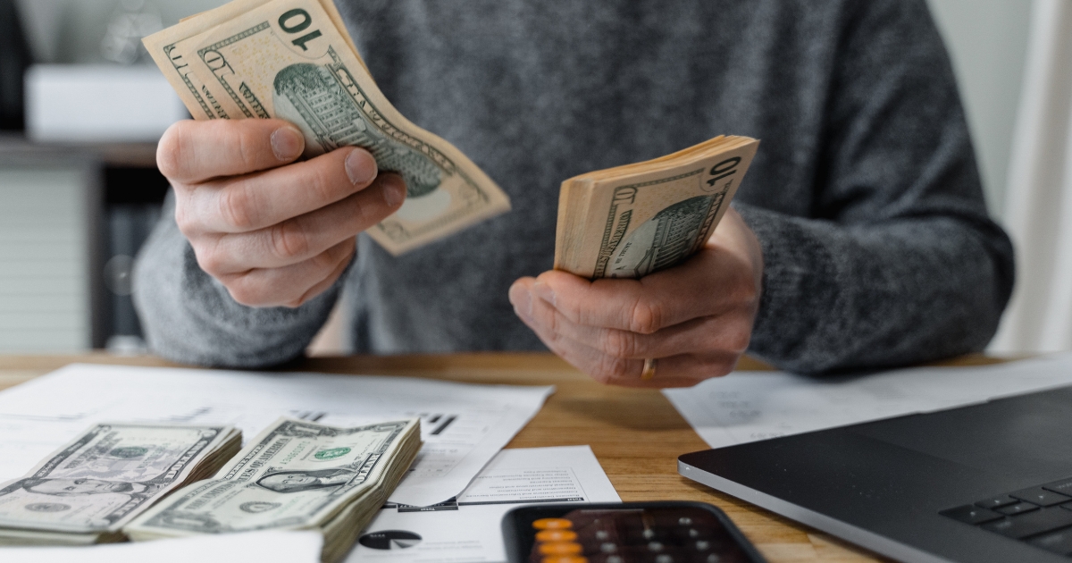 How to Avoid Overpaying for Virtual Assistant Services