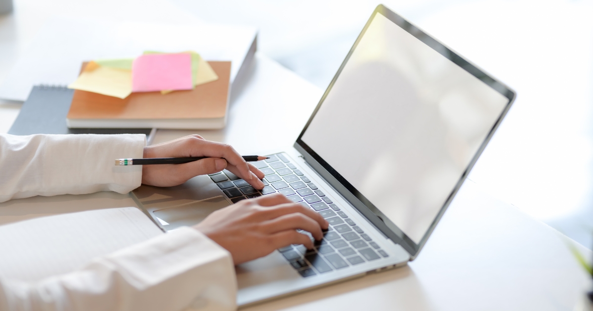 How to Use LinkedIn to Attract Dream Clients as a Remote VA